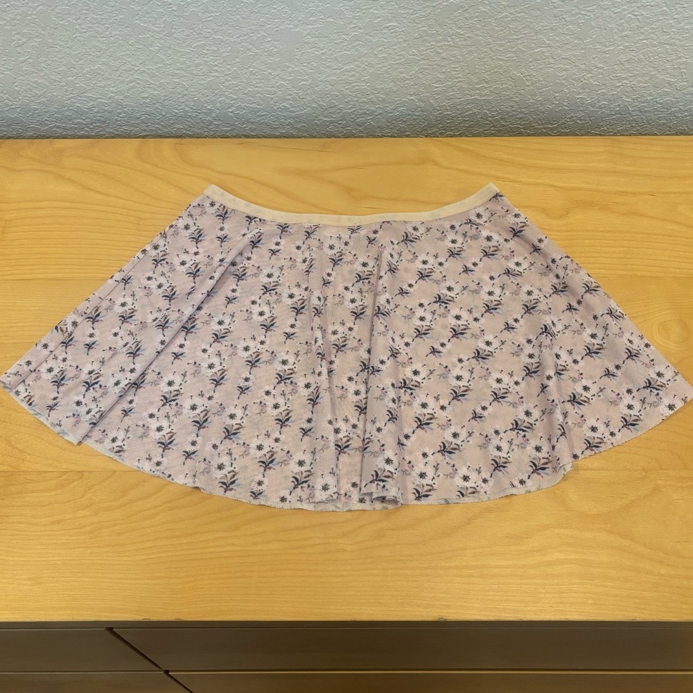 EUC Chic Ballet (Oh La La) Dancewear Belladonna Delicate Flowers Skirt, Adult M